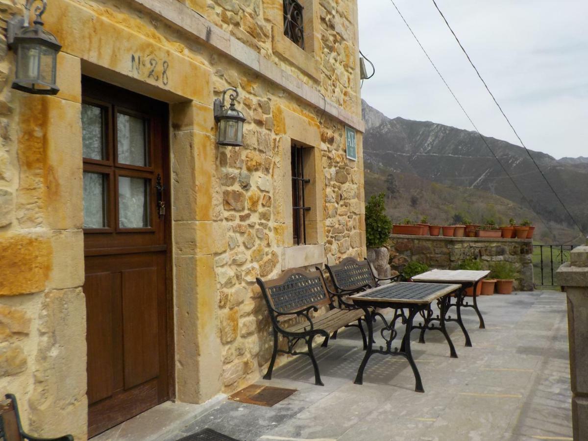 Apartamentos Rurales La Husteriza Ruenes Exterior foto